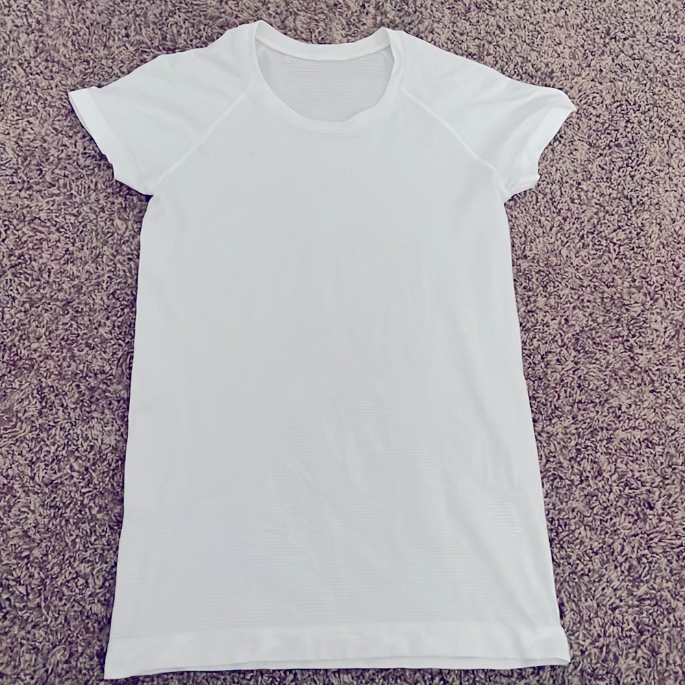 white lululemon swiftly tech size 6